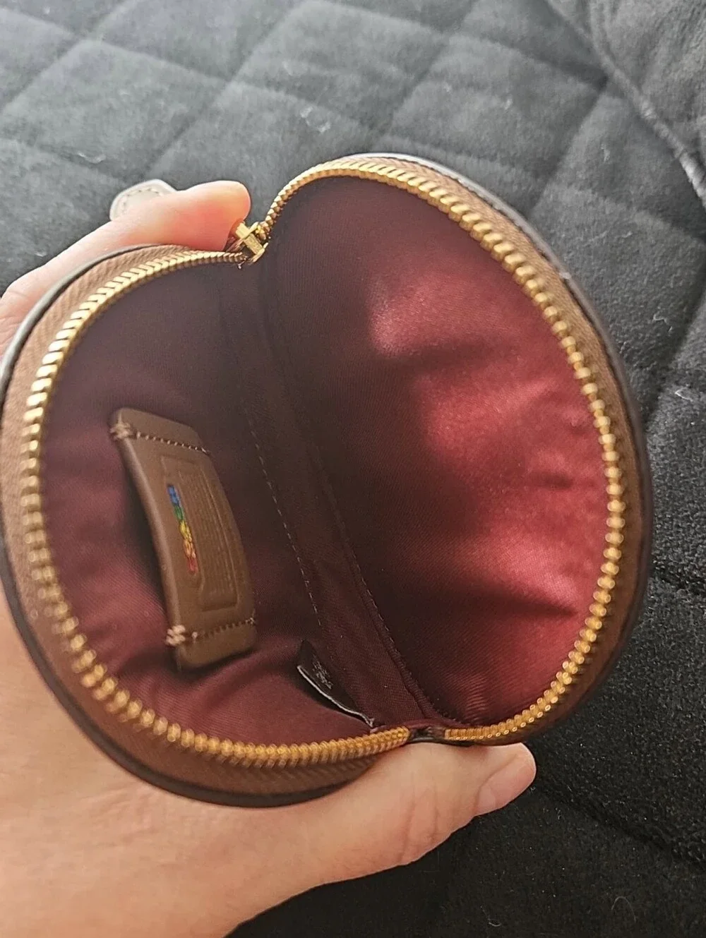 Coach round coin